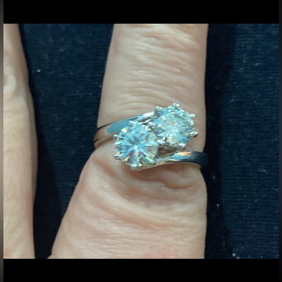 Gorgeous 2.14CT Double Moissanite Diamond Ring Size 7.25 - Picture 4 of 5